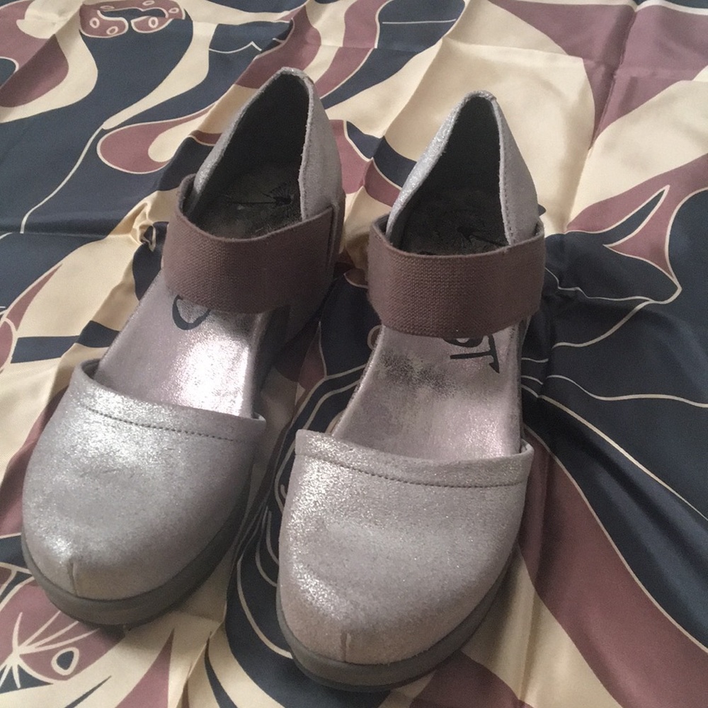 Brand NEW! OTBT Wedge Sandler